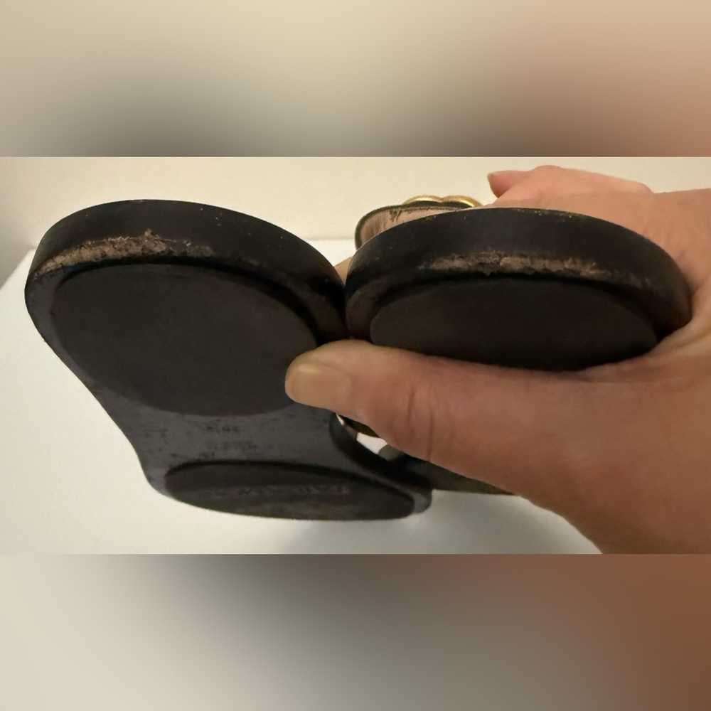 Gucci Black and Gold Sandals - Picture 16 of 16
